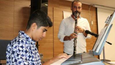 Şanlıurfa Büyükşehir Belediyesi Esentepe Gençlik Merkezi'nde düzenlenen 2025 Yaz kursları,