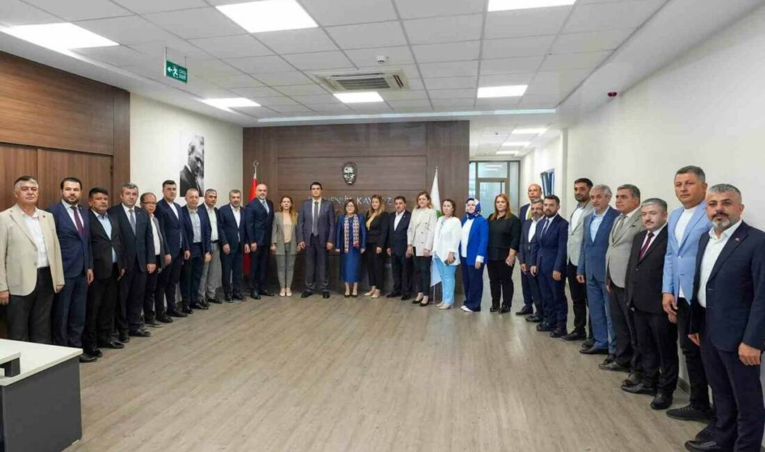Fatma Şahin, heyetiyle birlikte Şehitkamil Belediye Başkanı Umut Yılmaz'ı ziyaret