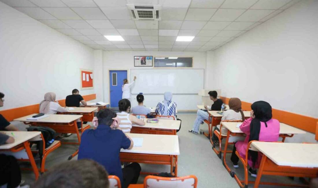 2025 Liselere Geçiş Sınavı'nda (LGS) Gaziantep'te bulunan GASMEK, 153 öğrencisini