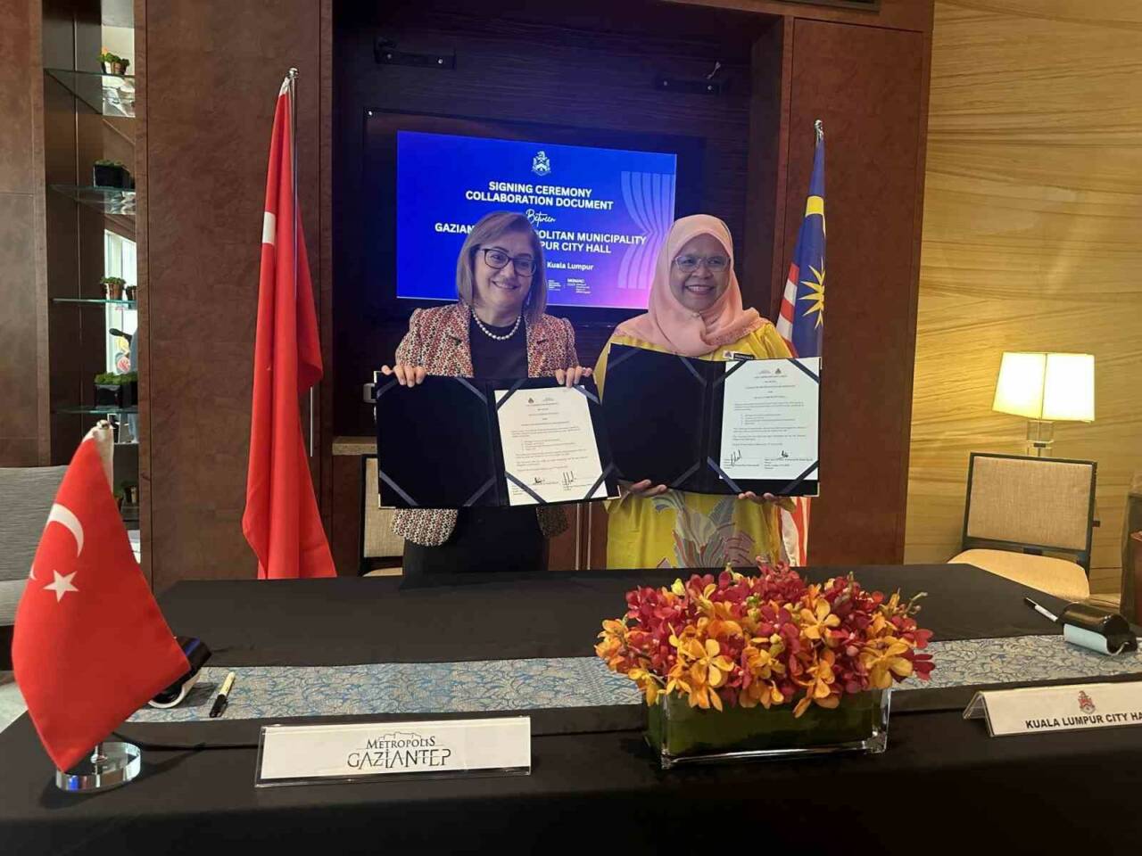 Gaziantep Büyükşehir Belediye Başkanı Fatma Şahin, Malezya'nın başkenti Kuala Lumpur'da