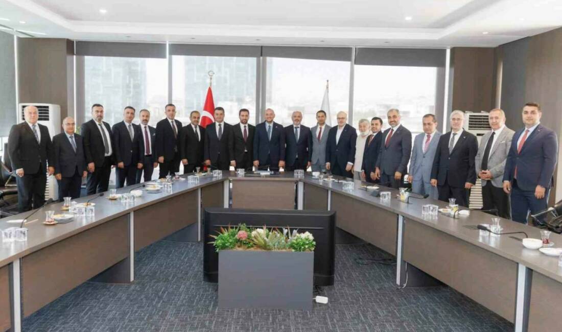 Gaziantep MÜSİAD’dan genel merkeze ziyaret Gaziantep MÜSİAD Başkanı ve yönetimi, MÜSİAD Genel Başkanı Burhan Özdemir