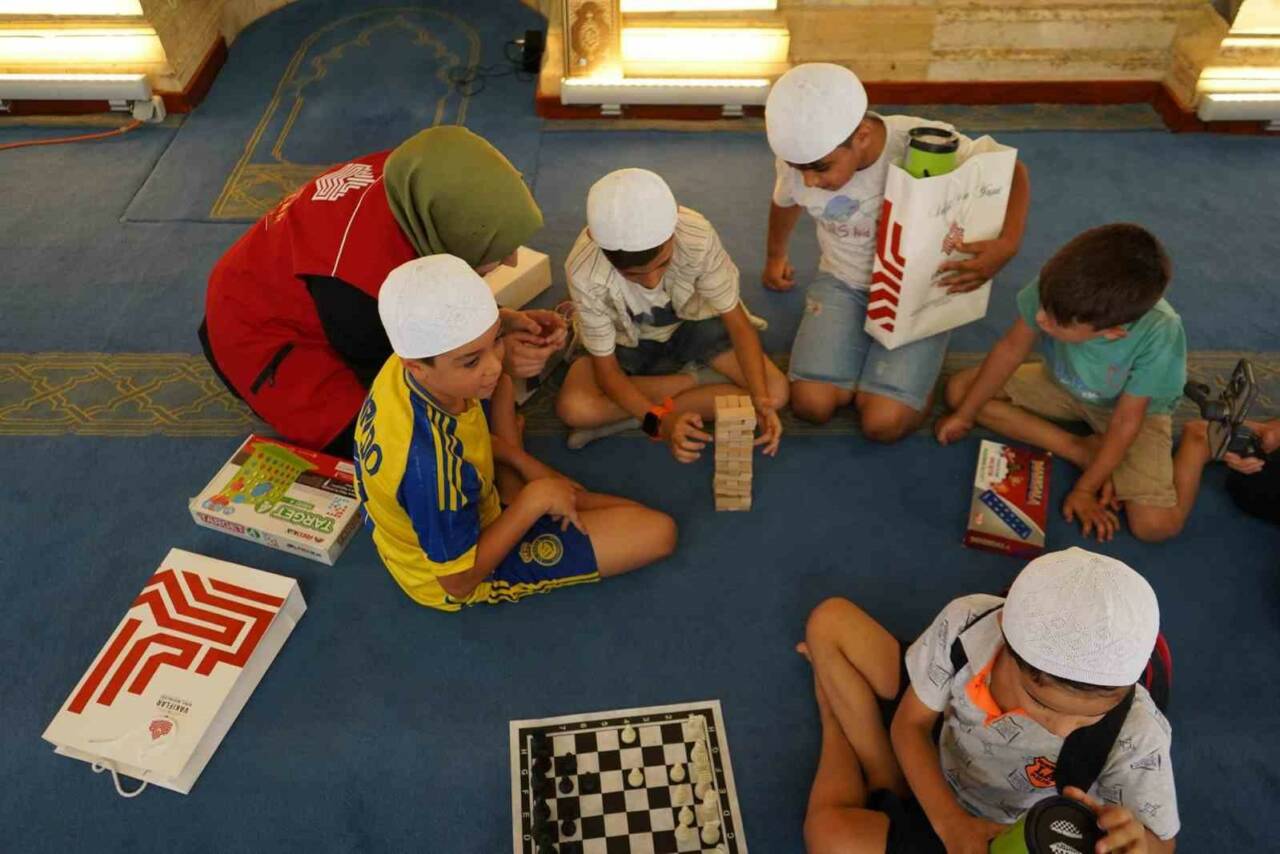 Gaziantep Vakıflar Bölge Müdürlüğü, yaz Kur'an kursuna katılan 110 öğrenciye
