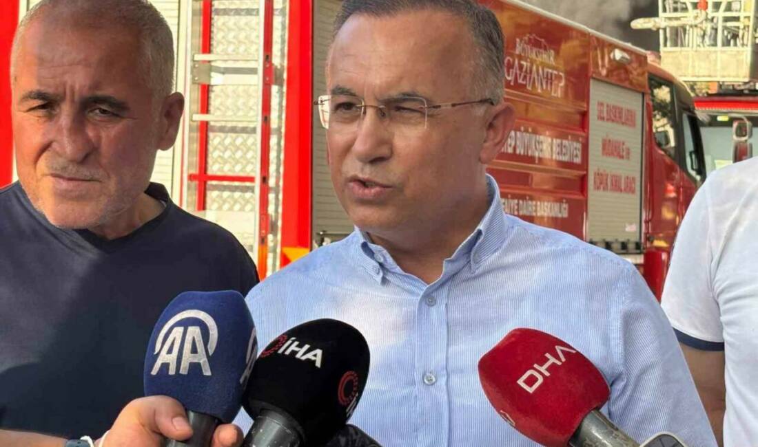 Gaziantep Valisi Kemal Çeber, Organize Sanayi Bölgesi'ndeki geri dönüşüm fabrikasında
