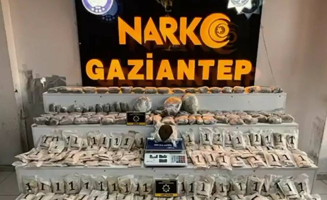 Gaziantep'te polis operasyonu sonucunda 21 kilo reçine esrar ile 183