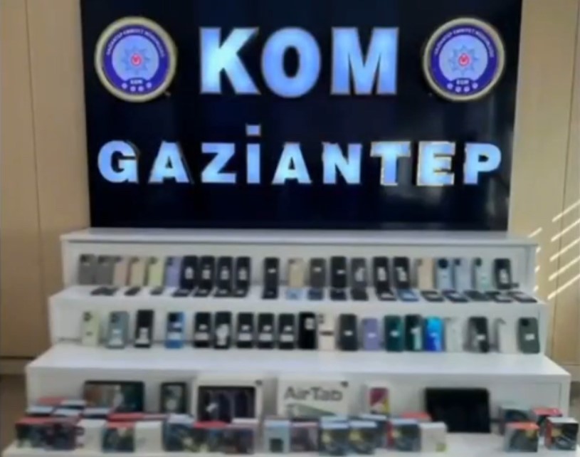 Gaziantep'te yapılan operasyonda, kaçakçılık şüphelilerine karşı gerçekleştirilen çalışmada 8 kişi