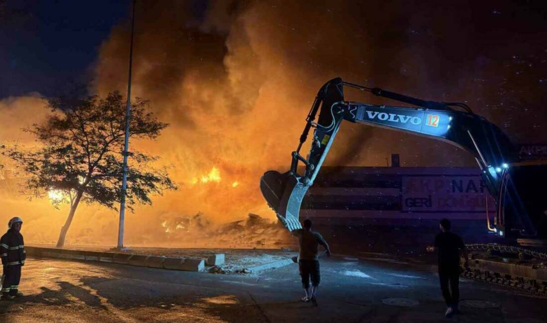 Gaziantep'te 2. Organize Sanayi Bölgesi'nde bulunan bir geri dönüşüm fabrikasında