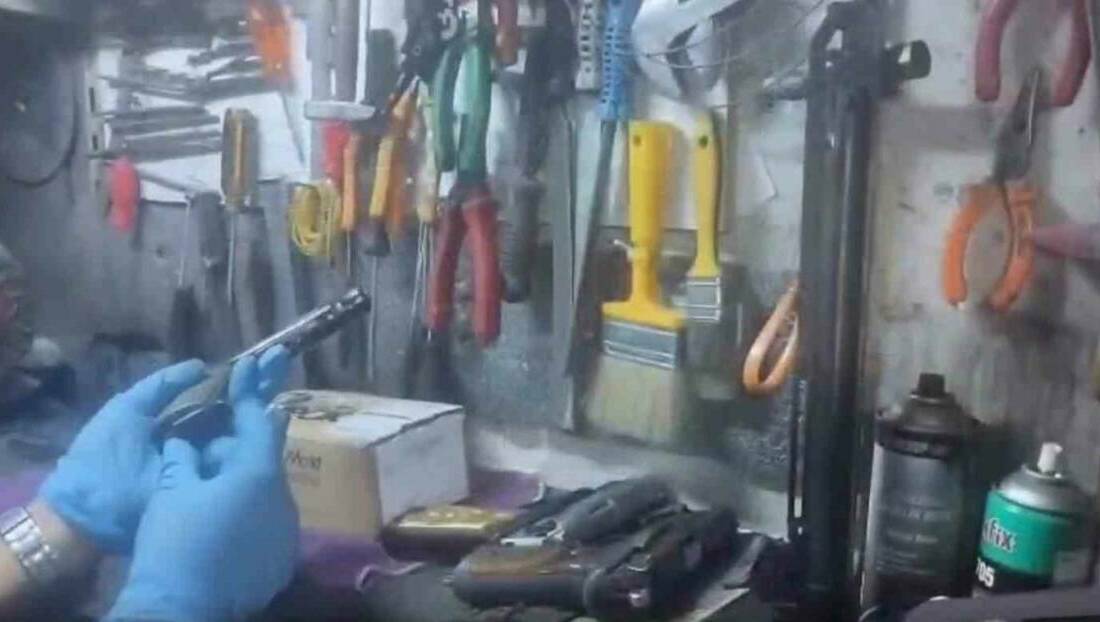 Gaziantep'te Kaçakçılık ve Organize Suçlarla Mücadele ekipleri, bir iş yerinde