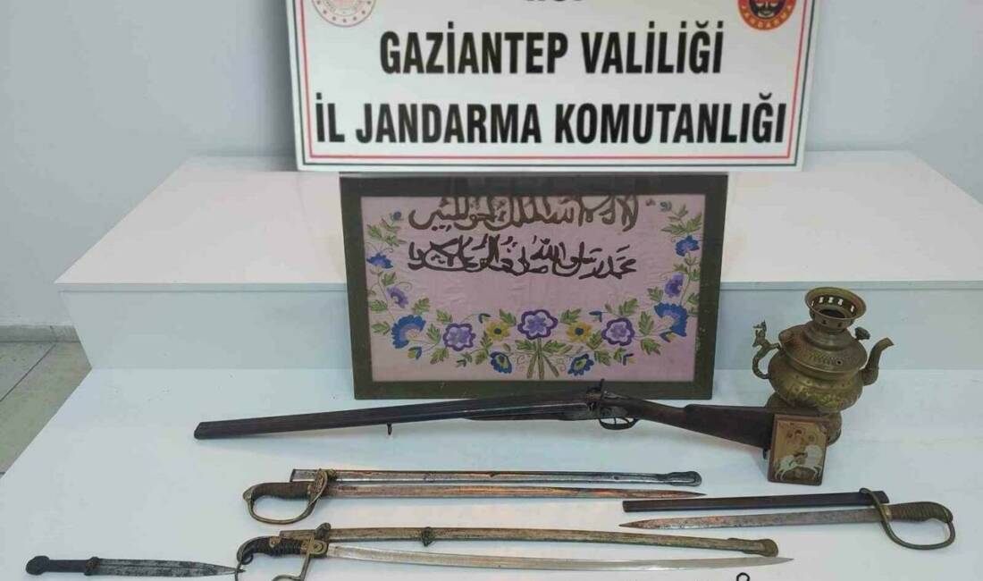 Gaziantep'te jandarma ekipleri tarafından düzenlenen operasyonda tarihi eser niteliğinde birçok