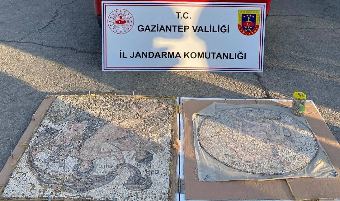Gaziantep'te tarihi mozaik eser kaçakçılığı yapan 3 kişi jandarma tarafından