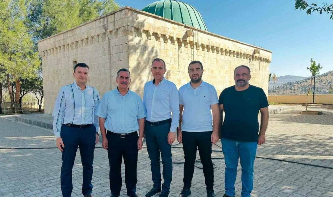 Güzel ve beraberindekiler Sa’d Bin Ebu Vakkas türbesini ziyaret etti Gaziantep'in Araban ilçesinde bulunan Sa’d Bin Ebu Vakkas Hazretleri'nin türbesi,