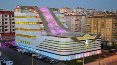 Şahinbey Belediyesi tarafından Türkiye'de bir ilk olan Özgecan Hanımlar Yüzme