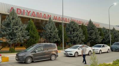 Adıyaman'da bir kişi havalimanında husumetli olduğu kişiye silahlı saldırı düzenledi.