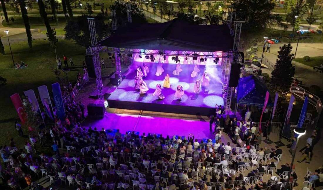 Gaziantep'te düzenlenen Hemşehri Dernekleri Festivali büyük ilgi görerek renkli anlara