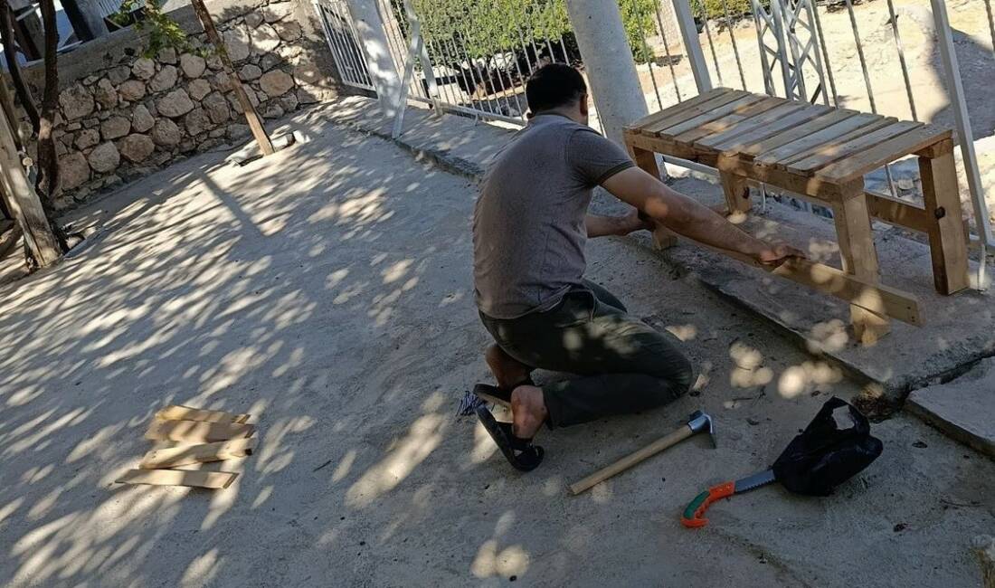 Güngörmüş Köyü Camii’nde görev yapan genç imam Mahmut Türkeri, cami