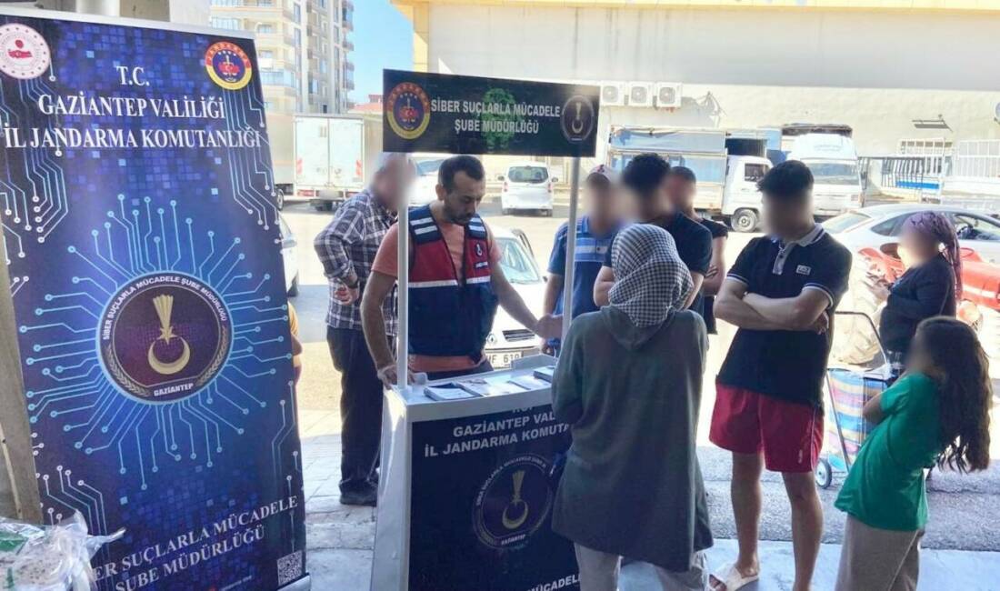 Gaziantep'te jandarma ekipleri, dolandırıcılık olaylarının önlenmesi amacıyla bin 145 vatandaşa