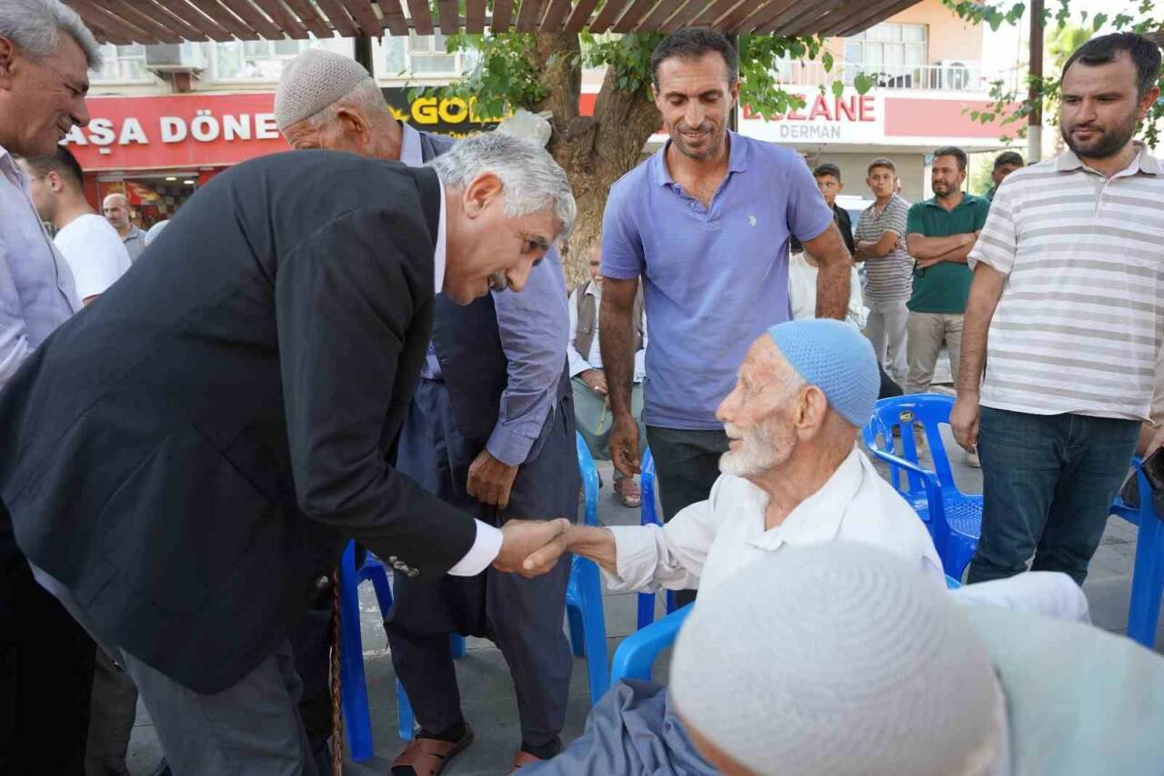 Kahta Belediyesi tarafından düzenlenen halk buluşması, Yüzüncü Yıl Parkı'nda yoğun