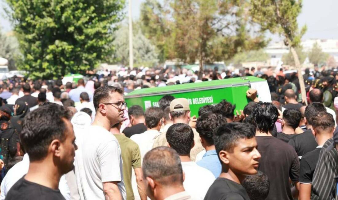 Kazada ölen 4 tarım işçisi Şanlıurfa’da defnedildi Sivas'ın Suşehri ilçesinde meydana gelen trafik kazasında hayatını kaybeden 4