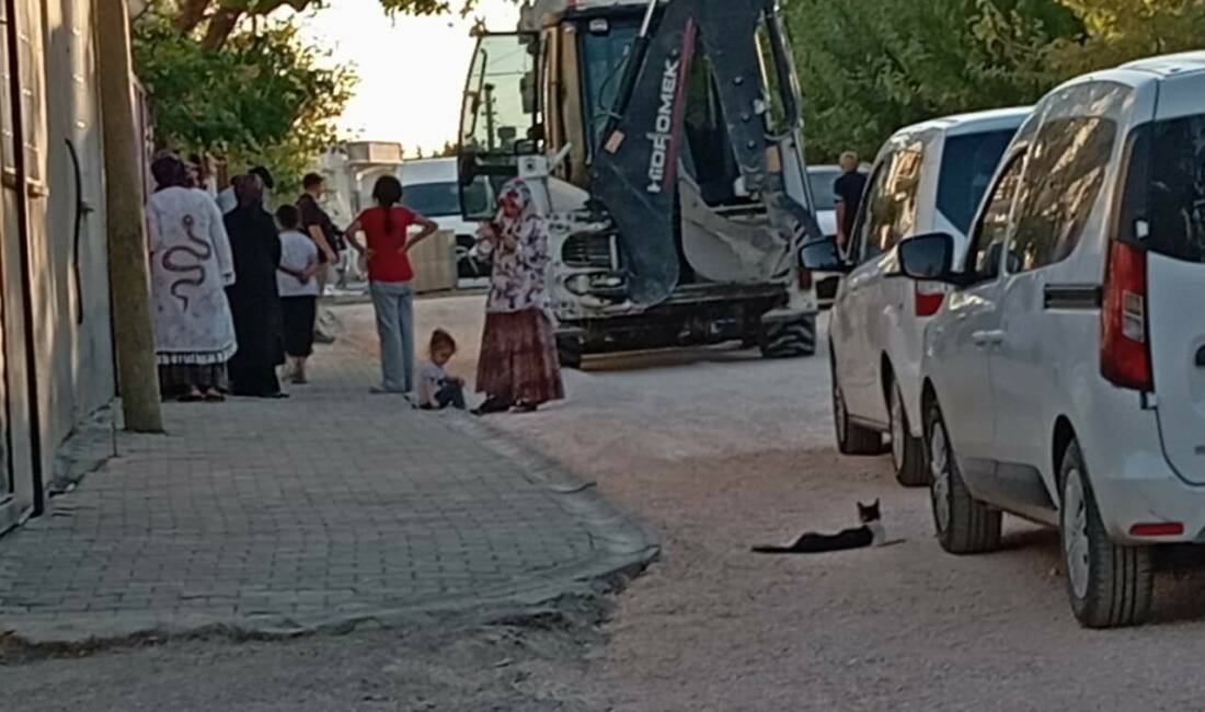 Adıyaman’ın Kahta ilçesinde 5 yaşındaki bir çocuk, yol yapımı sırasında