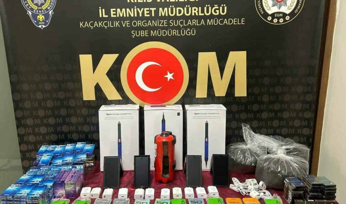 Kilis'te polis ekipleri tarafından durdurulan bir araçta yapılan aramada çok