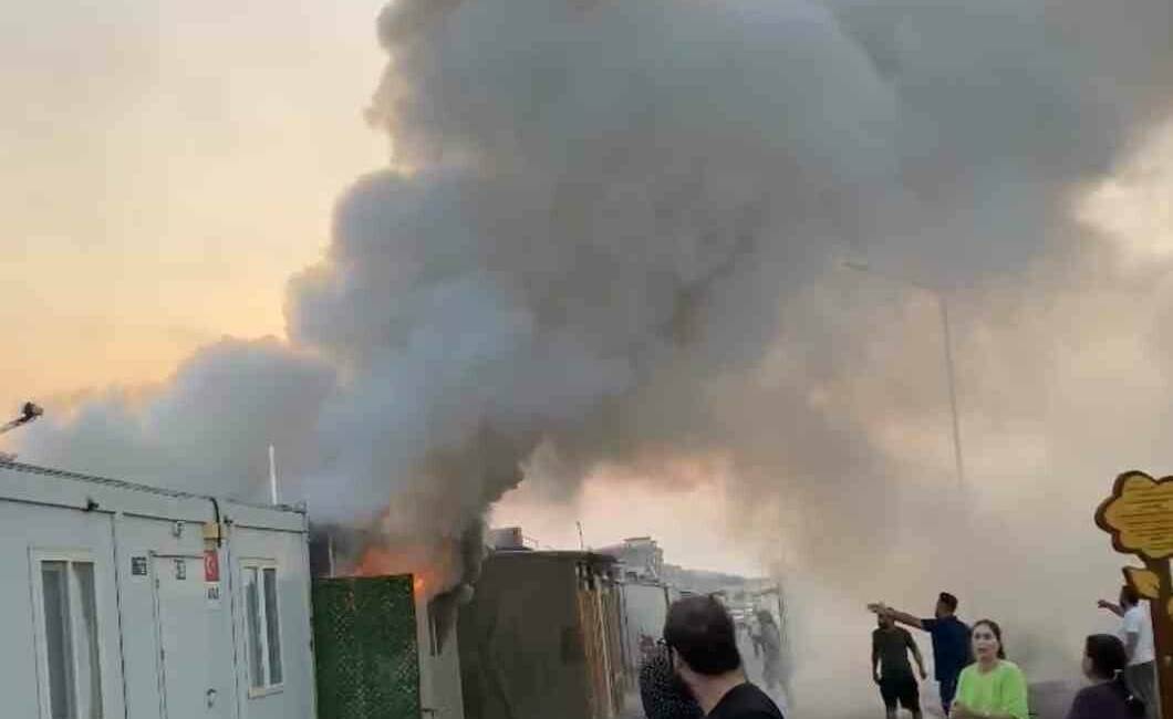 Konteyner kentte korkutan yangın Adıyaman'da bulunan bir konteyner kentte çıkan yangın paniğe neden oldu.