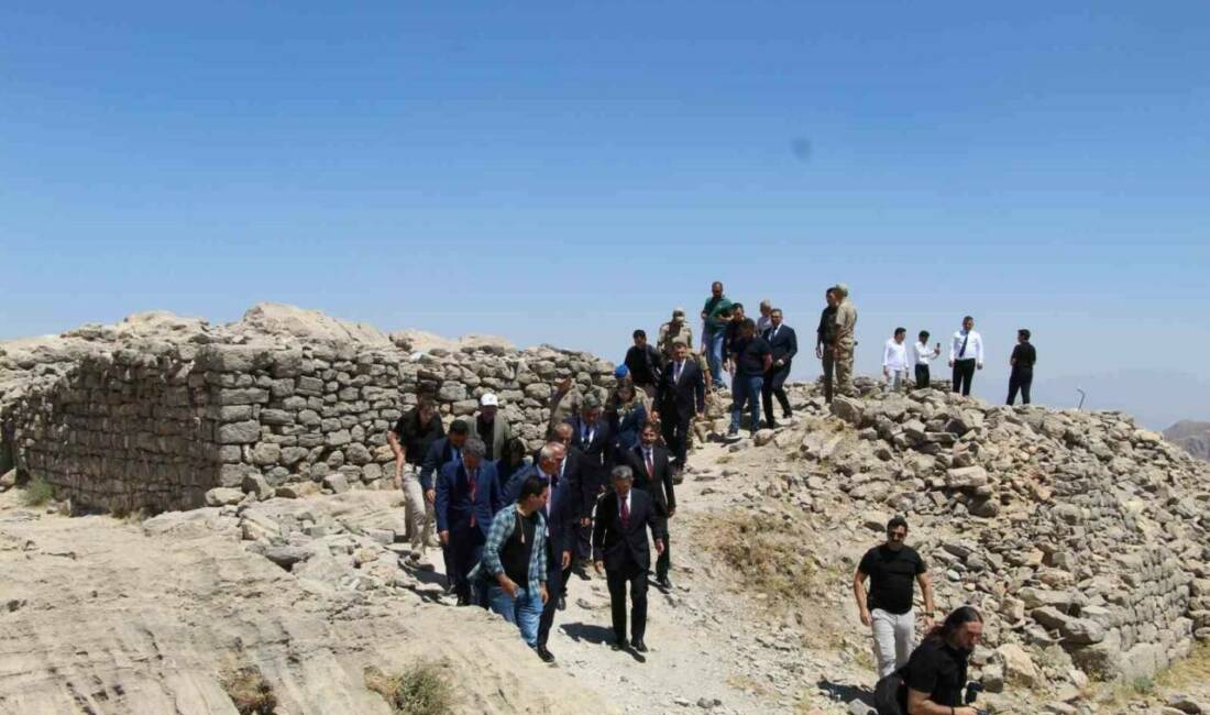 Kültür ve Turizm Bakanı Mehmet Nuri Ersoy, Hz. Nuh’un gemisinin