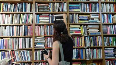 Mardin'deki sahaflar, kitap satışının ötesinde geçmişe yolculuk fırsatı sunarak okurlara