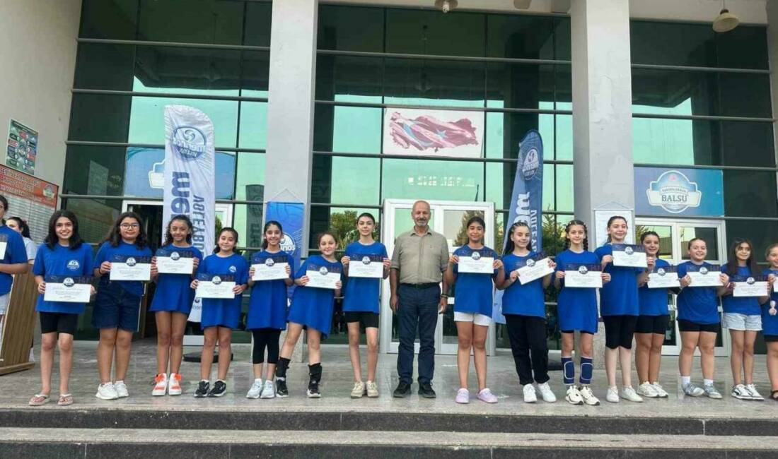 Merinos Voleybol takımı tarafından düzenlenen yaz okulu kurslarına 310 kız
