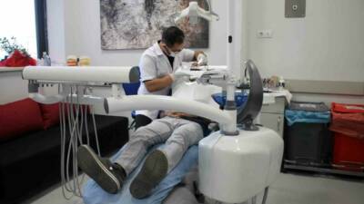 Mardin Midyat ilçesinde bulunan Ağız ve Diş Sağlığı Merkezi, protez