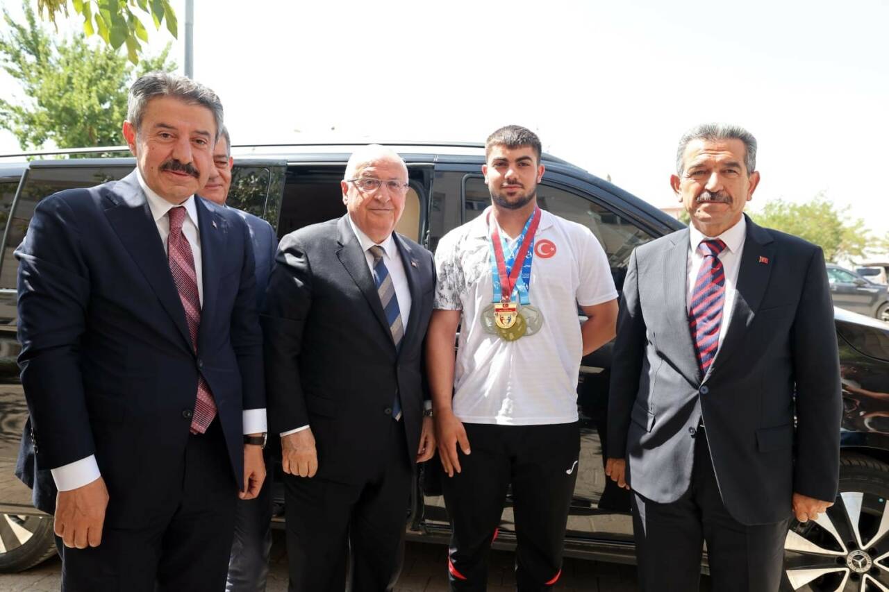 Millî Savunma Bakanı Yaşar Güler, Şırnak'ta bir dizi denetim ve
