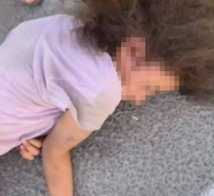 Şanlıurfa'nın Karaköprü ilçesinde 11 yaşındaki bir çocuğun otomobil çarpması sonucu