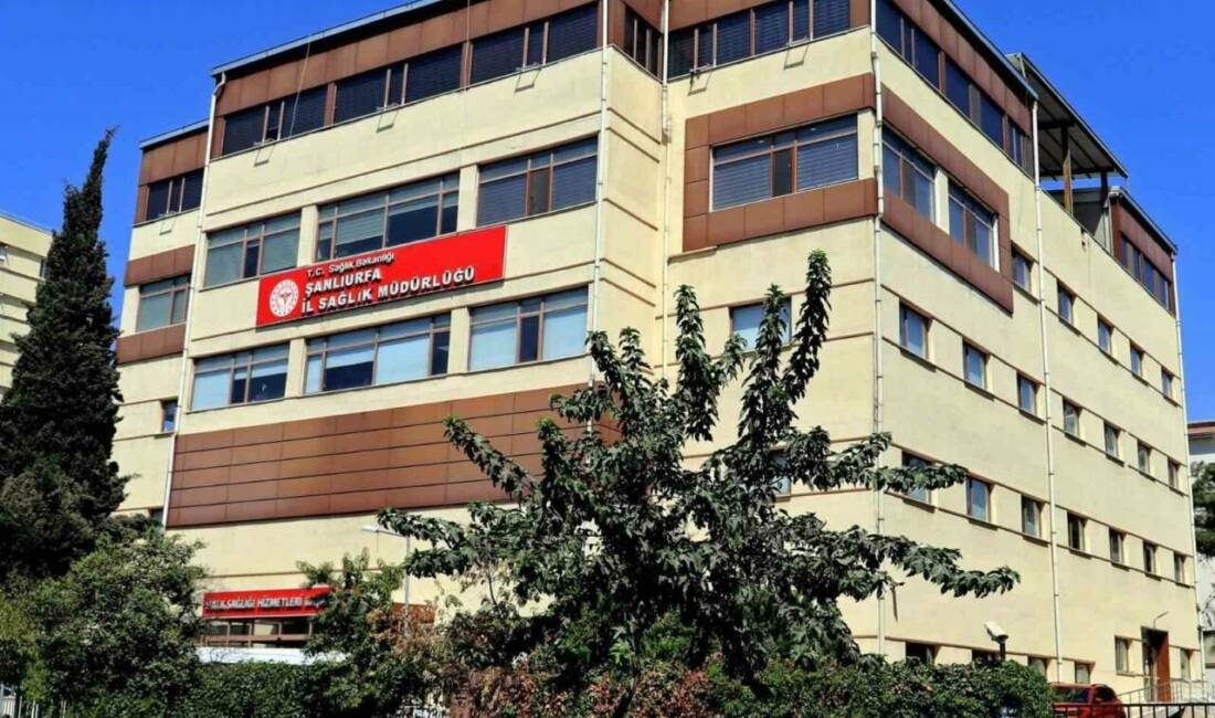Şanlıurfa'da bir kadın, hastaneye nakledilmek üzere ambulansa alındığı sırada yolda