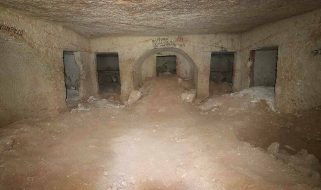 Şanlıurfa'nın Suruç ilçesinde bulunan kaya mezarı, valilik tarafından tespit edilerek