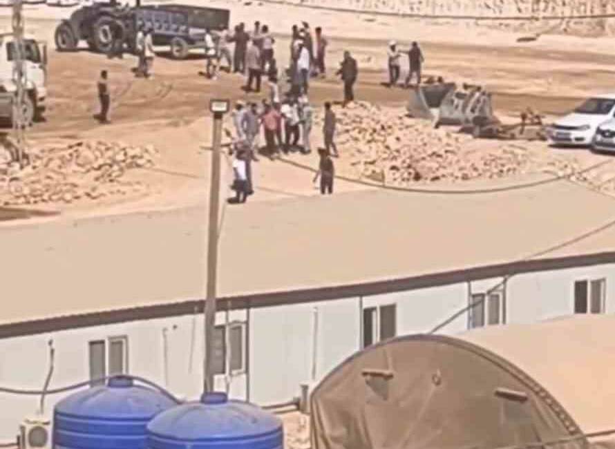 Şanlıurfa'da bir inşaat şantiyesinde çıkan taşlı, sopalı kavga cep telefonu