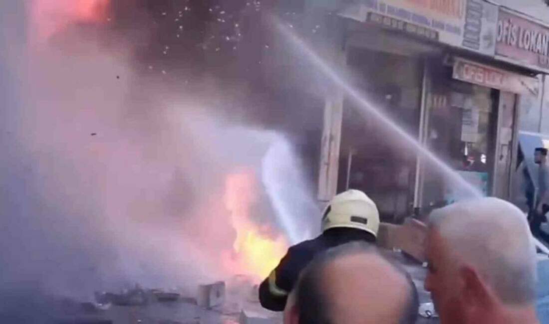 Şanlıurfa'nın Haliliye ilçesinde bulunan bir iş yerinde çıkan yangın, itfaiye