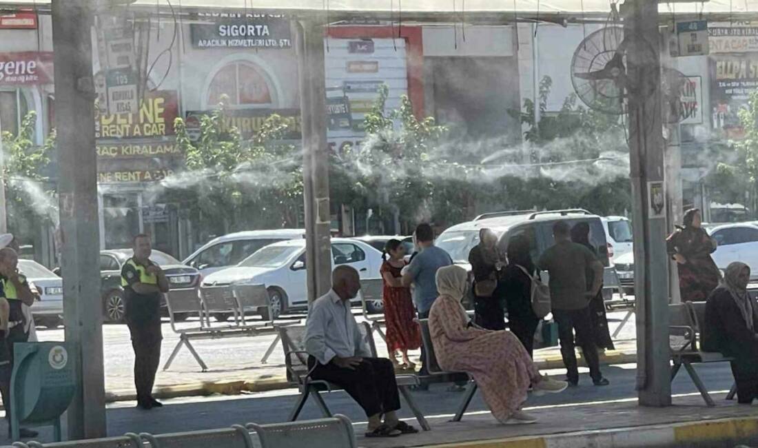 Şanlıurfa’da yüksek sıcaklık vatandaşları bunaltıyor Şanlıurfa'da hava sıcaklığı 40 dereceyi aşarak vatandaşları olumsuz etkiliyor. Sıcaklığın