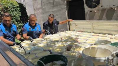 Şanlıurfa'da zabıta ekipleri bir süt ürünleri imalathanesinde hijyen kurallarına aykırı