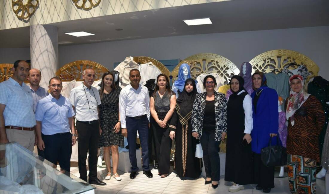 Şahinbey Belediyesi'ne bağlı Selçuklu Gençlik Merkezi'nde eğitim alan kursiyerler, yaptıkları