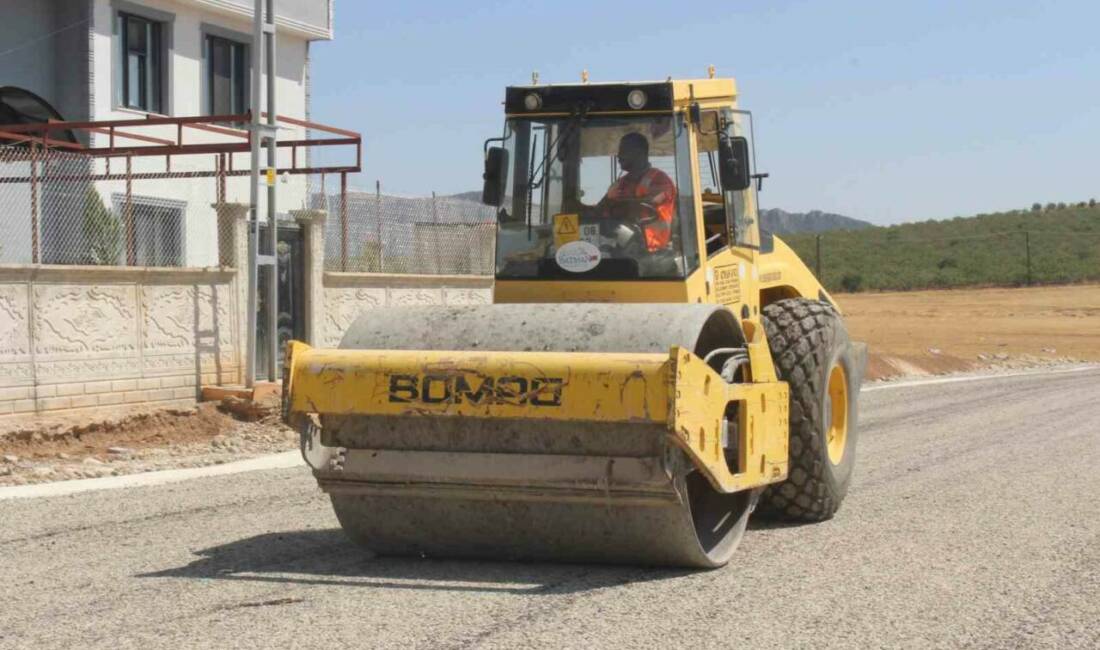 Siirt Valisi Kemal Kızılkaya, mahalle toplantıları düzenleyerek vatandaşlarla buluşuyor. Altyapı,