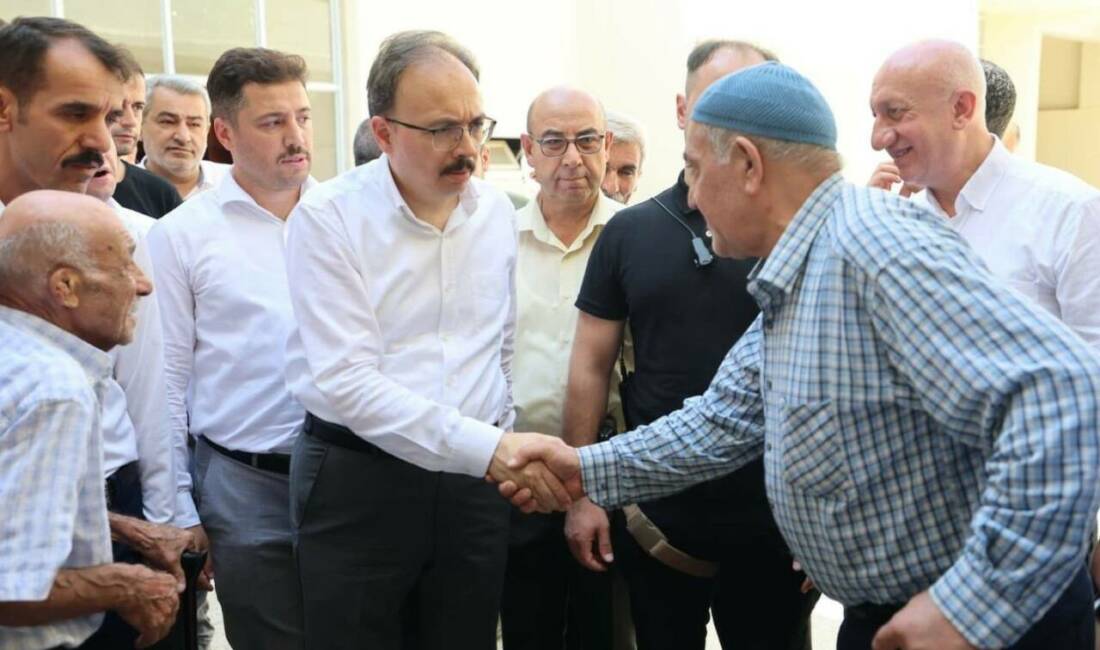 Siirt Valisi Dr. Kemal Kızılkaya, Ülkü Mahallesi sakinleriyle bir araya