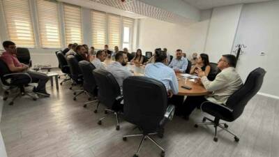 Siirt’te düzenlenen "Sağlık Yönetimi Zirvesi"nde, sağlık hizmetlerinde kaliteyi artırmak için