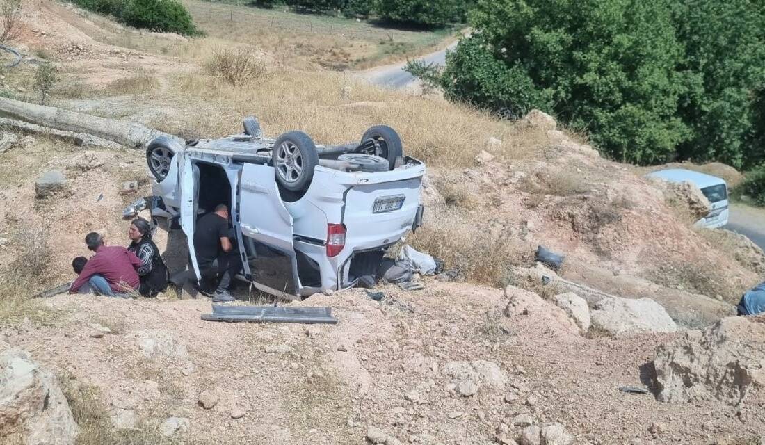 Şırnak-Siirt kara yolunda meydana gelen trafik kazasında 7 kişi hafif
