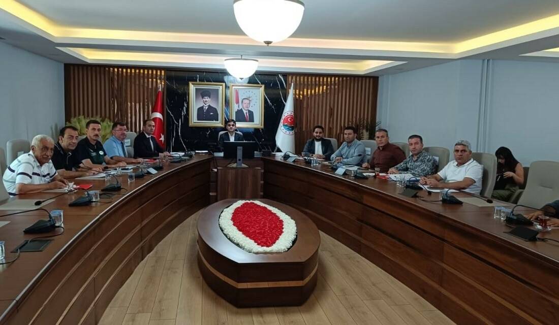Şırnak’ta ‘İlk Evim İlk Arsam Projesi’ toplantısı yapıldı Şırnak'ta "İlk Evim İlk Arsam Projesi" kapsamında yapılacak adımların incelendiği