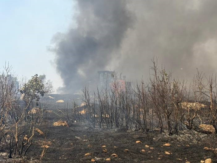Şırnak'ın Balveren beldesinde çıkan örtü yangını, 7 saatlik çalışma sonucunda