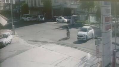 Siverek ilçesinde bir otomobilin hatalı dönüş yapması sonucu motosiklet sürücüsü