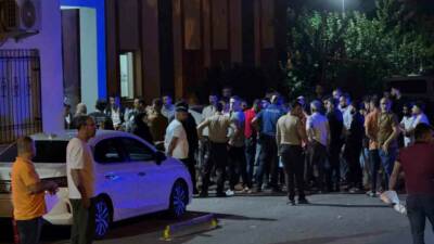 Adıyaman'ın Kahta ilçesinde Gazi Mahallesi'nde yabancı uyruklu bir genç sokak