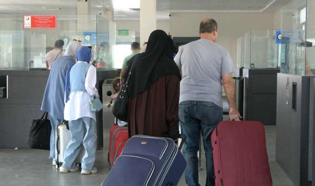 Kilis'te Öncüpınar Sınır Kapısı'ndan pasaportla giriş çıkışlar yeniden başladı. Normalleşme