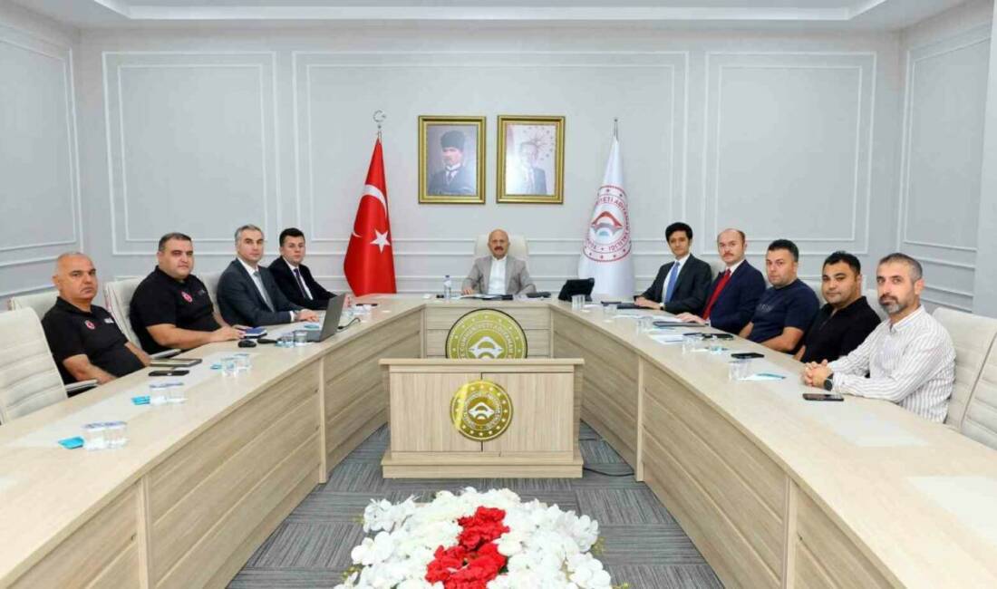 Vali yardımcıları değerlendirme toplantısı yapıldı Adıyaman Valisi Osman Varol'un başkanlığında gerçekleştirilen Vali Yardımcıları Değerlendirme Toplantısı'nda,