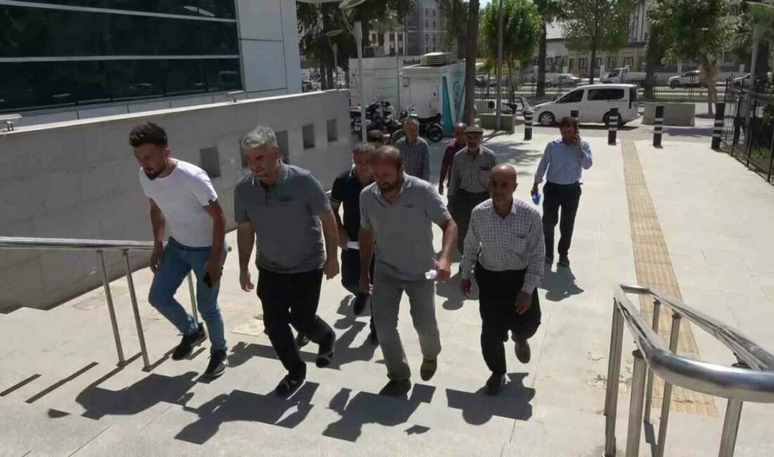 Adıyaman'ın Yaylakonak beldesinde CHP'li belediyenin usulsüz işçi alımı iddiasına karşı