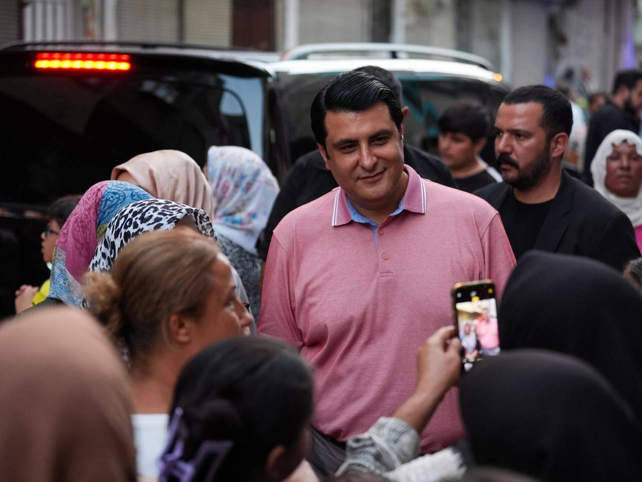 Şehitkamil Belediye Başkanı Umut Yılmaz, Şirinevler Mahallesi'nde kadınlar ve çocuklarla