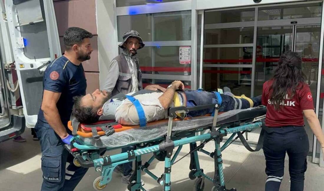 Adıyaman’da bir inşaat işçisi yüksekten düşerek yaralandı. Yaralı, Adıyaman Eğitim